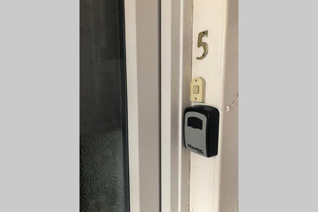 One Bedroom Flat On The Banks Of Loch Lomond Alexandria Εξωτερικό φωτογραφία