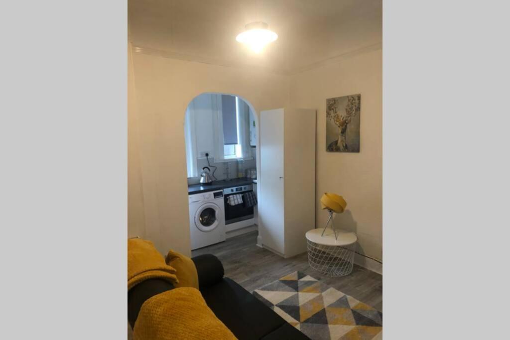 One Bedroom Flat On The Banks Of Loch Lomond Alexandria Εξωτερικό φωτογραφία