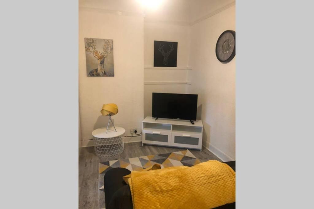 One Bedroom Flat On The Banks Of Loch Lomond Alexandria Εξωτερικό φωτογραφία